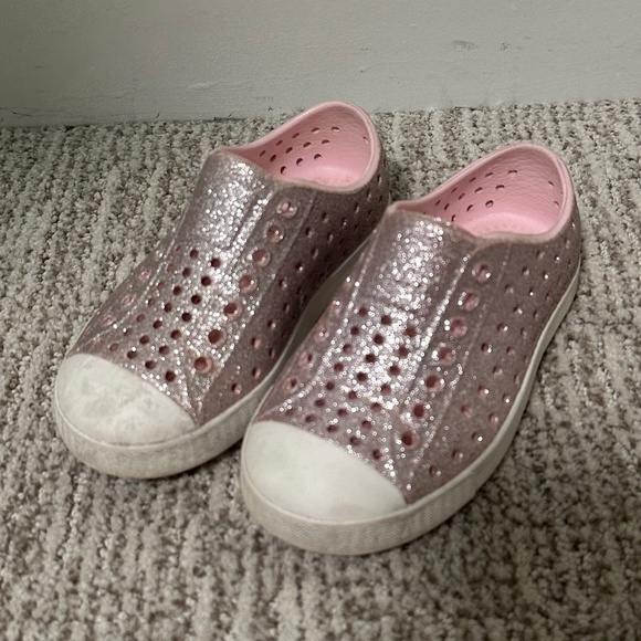Native Shoes Pink Sandals Slip-On Water-Friendly - Picture 1 of 2